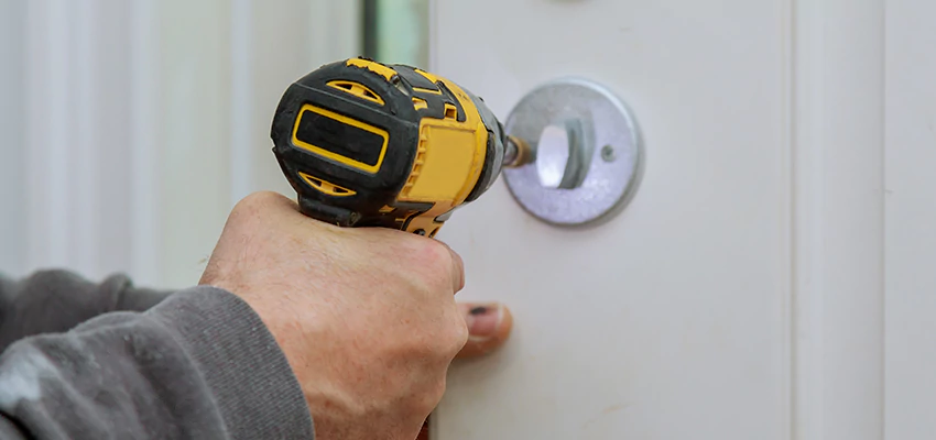 Street Locksmith For Smart Lock Repair in Desert Palms, CA
